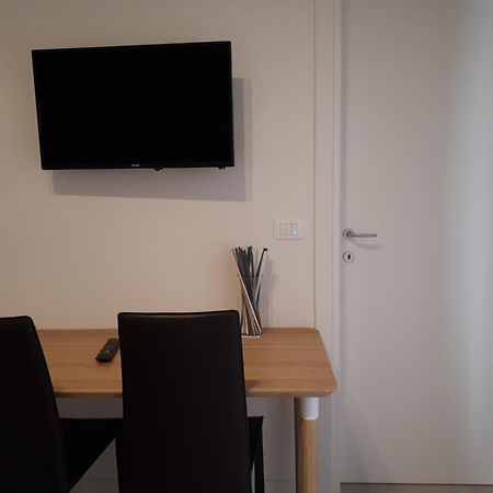 Soleluna Fiera 6 Rooms 볼로냐 외부 사진