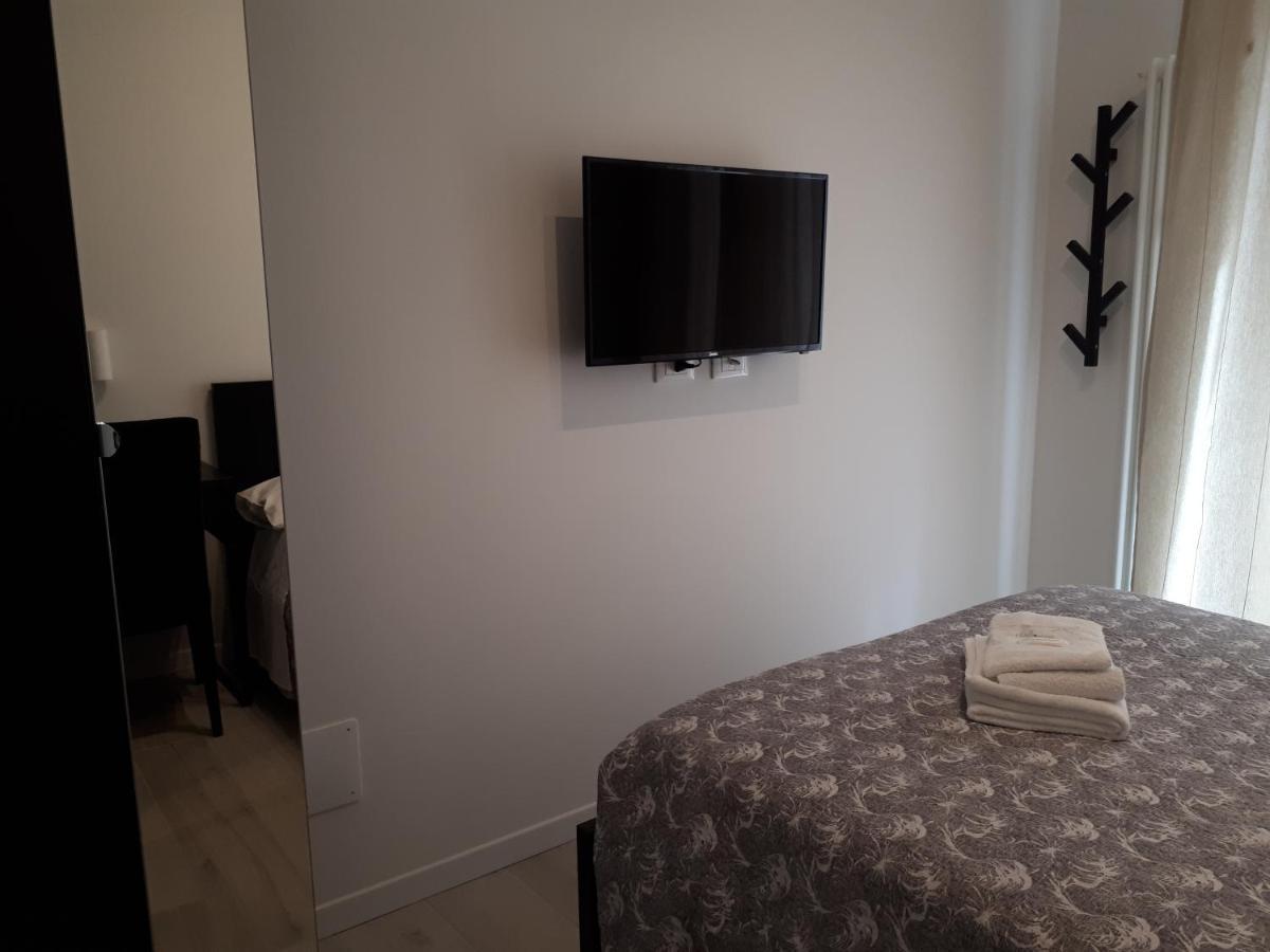 Soleluna Fiera 6 Rooms 볼로냐 외부 사진