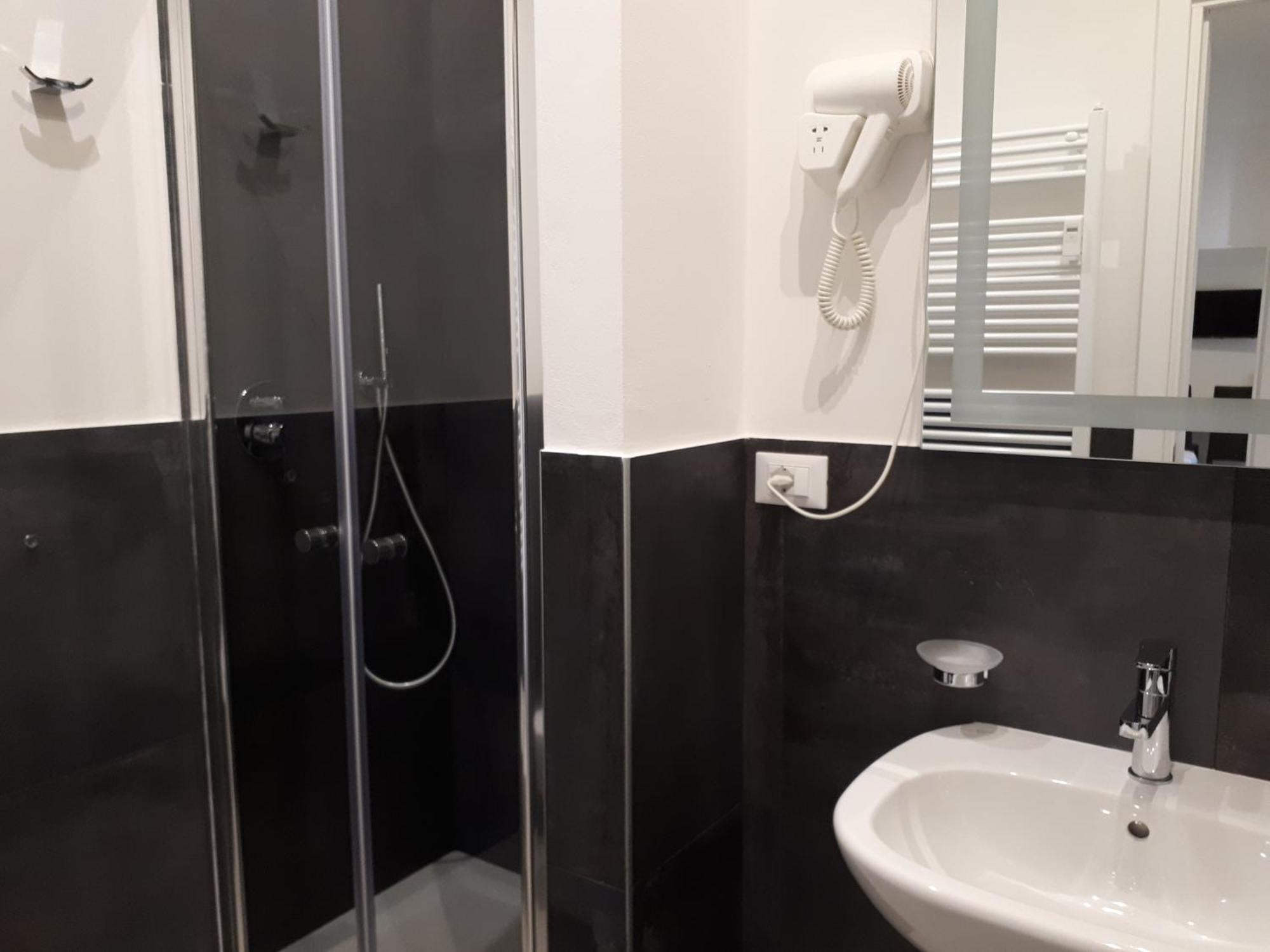 Soleluna Fiera 6 Rooms 볼로냐 외부 사진