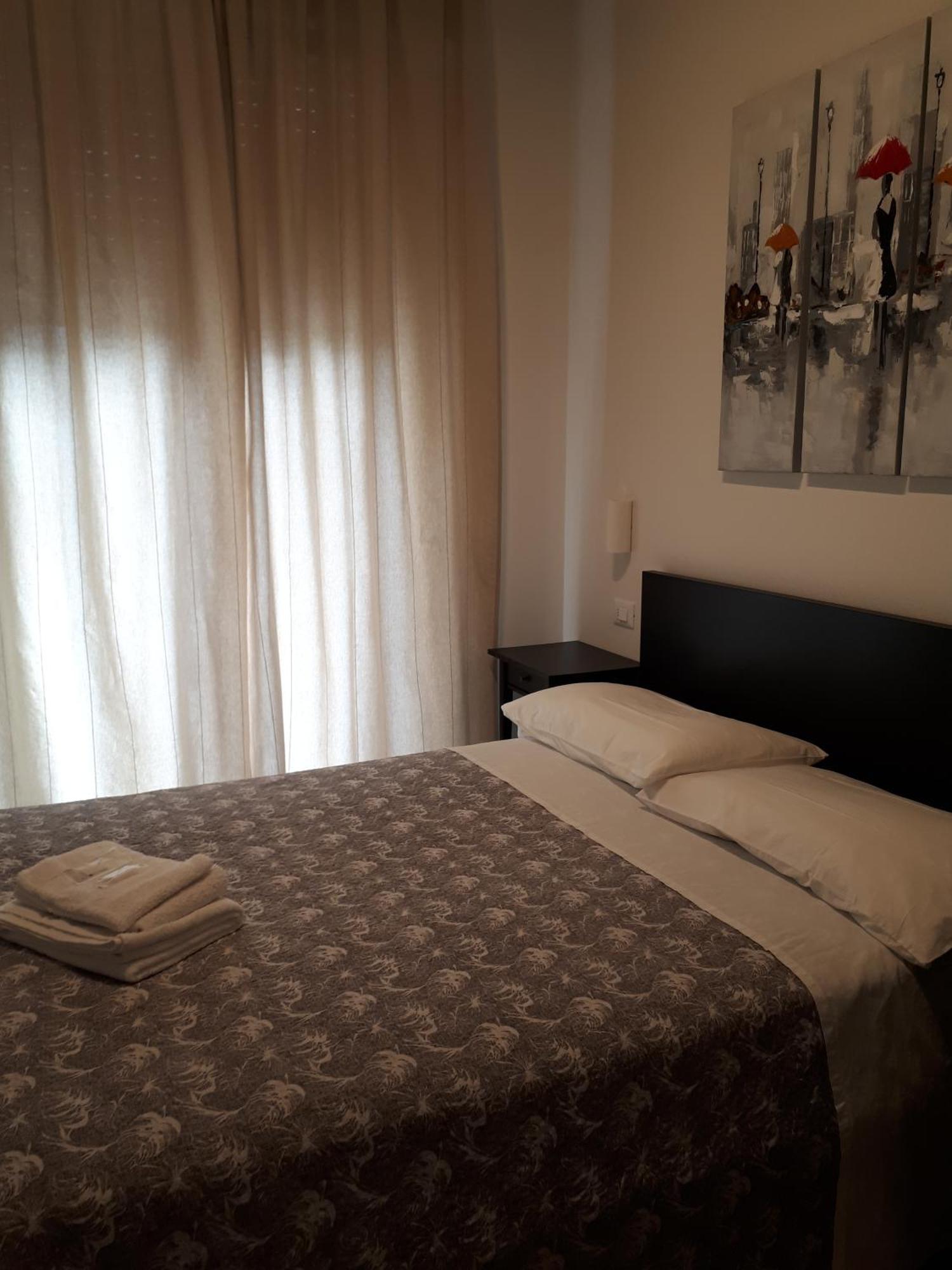 Soleluna Fiera 6 Rooms 볼로냐 외부 사진