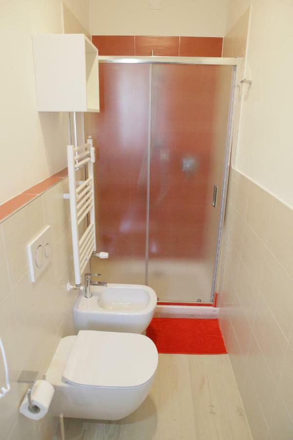 Soleluna Fiera 6 Rooms 볼로냐 외부 사진