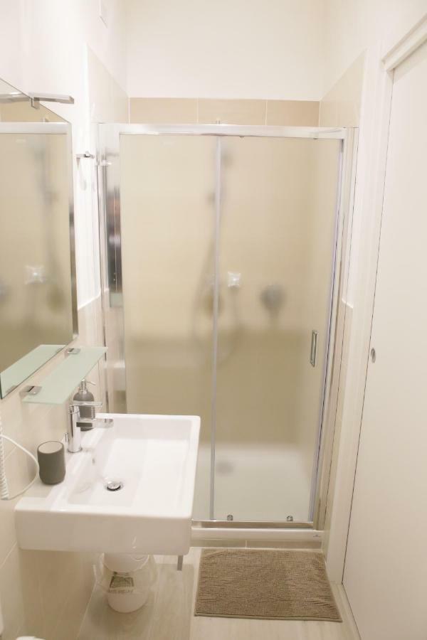 Soleluna Fiera 6 Rooms 볼로냐 외부 사진