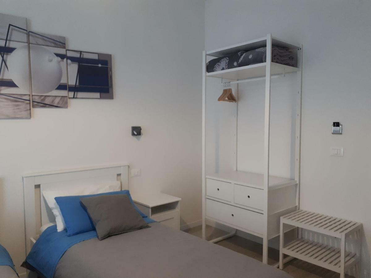 Soleluna Fiera 6 Rooms 볼로냐 외부 사진
