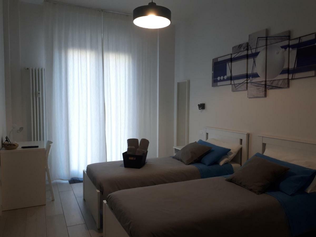 Soleluna Fiera 6 Rooms 볼로냐 외부 사진